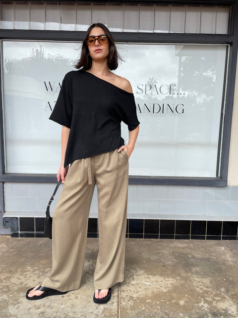 MIA OFF SHOULDER KNIT TOP