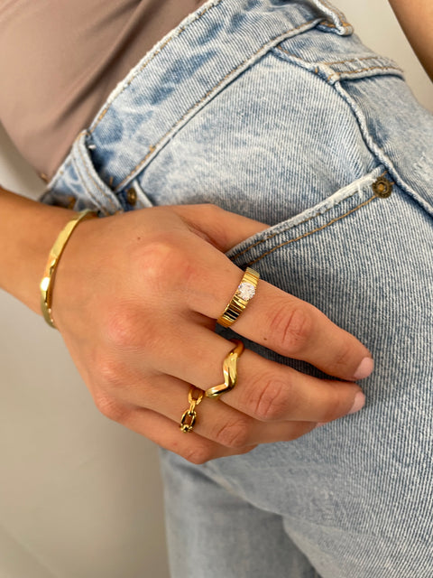 Gold Chain Loop Ring