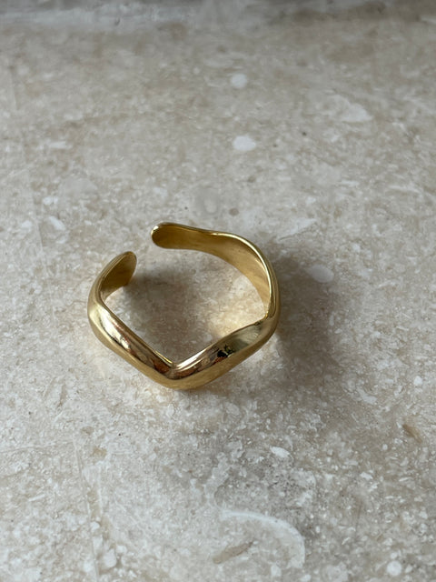 Gold Curve Adjustable Ring