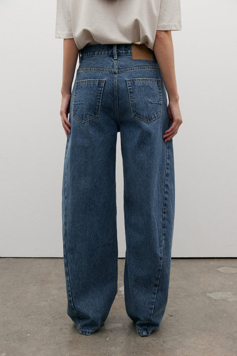 BROOKLYN BARREL LEG JEAN