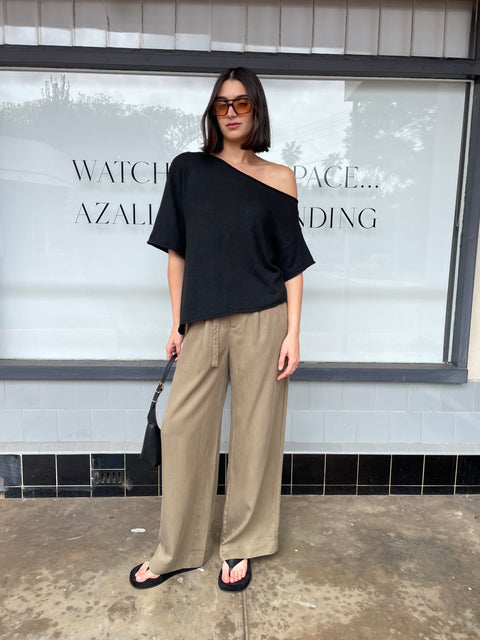 MIA OFF SHOULDER KNIT TOP