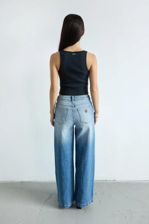 95 MID & WIDE - TAMARA