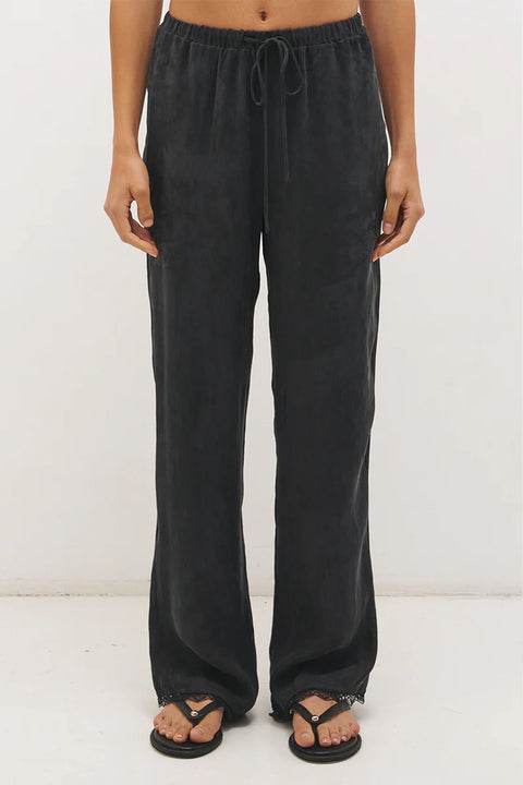 LIORA PANT