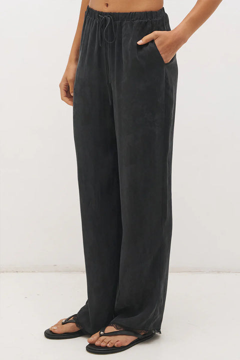 LIORA PANT