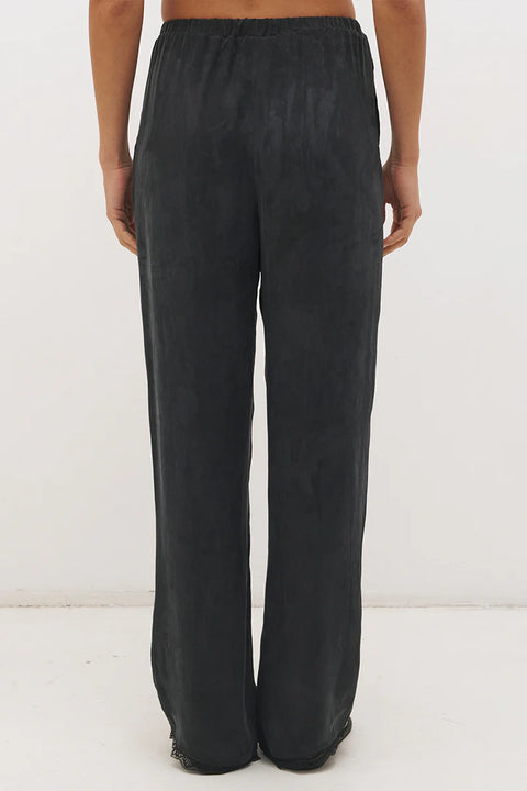 LIORA PANT