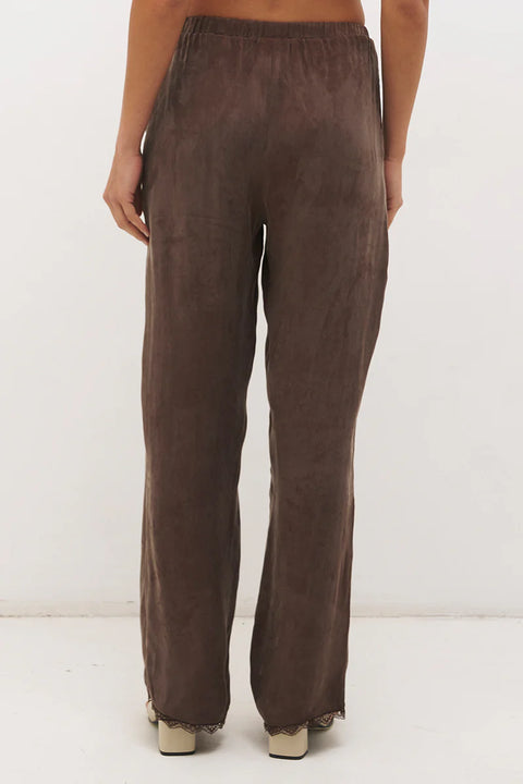 LIORA PANT